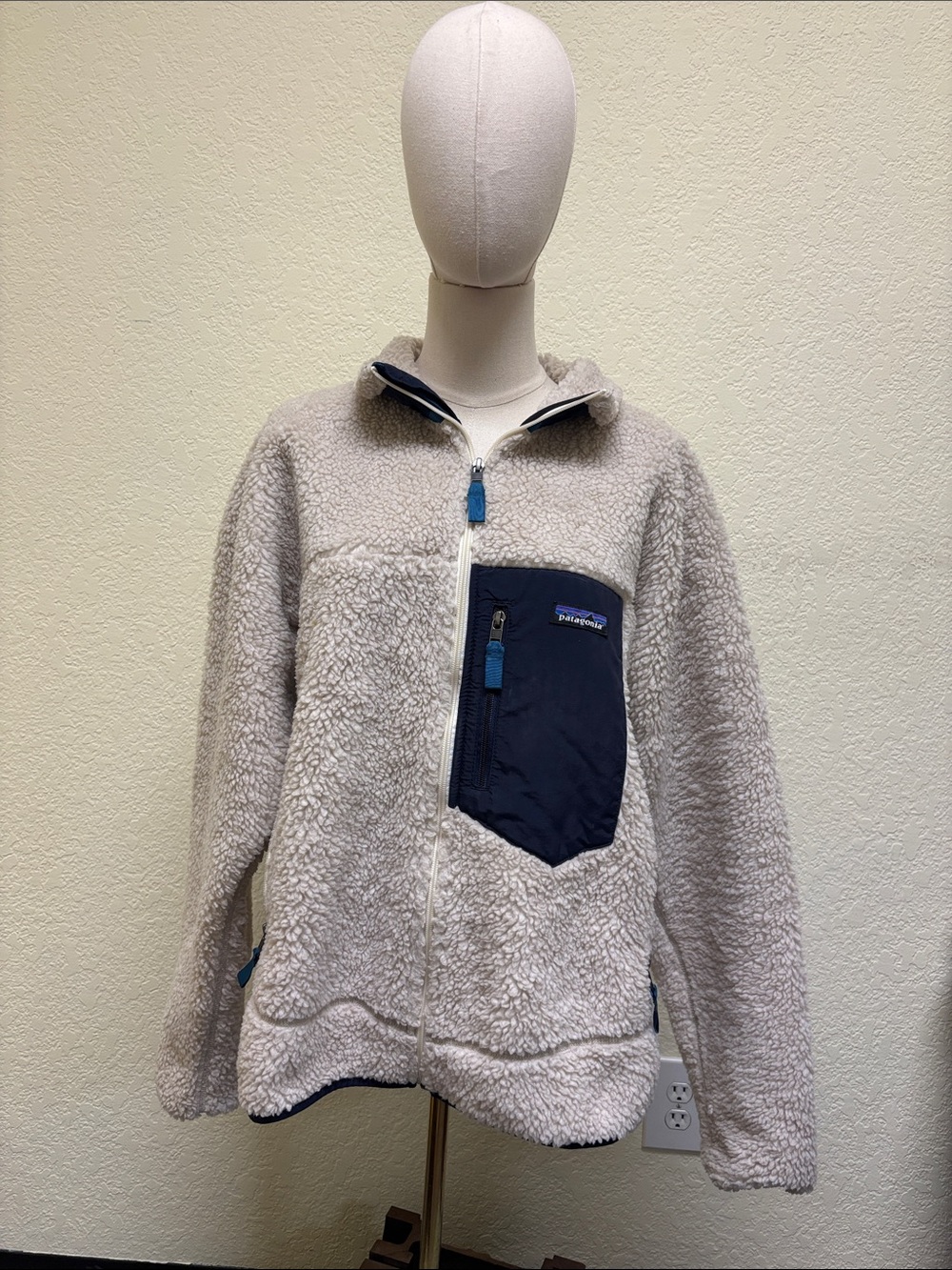 Patagonia Cream Sherpa Fleece Jacket with Navy Chest Pocket